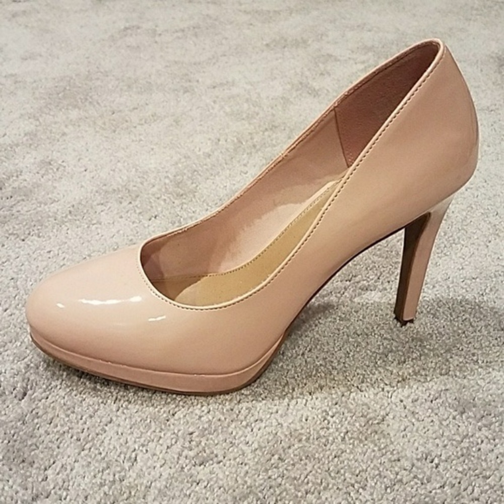 Patent leather light pink pumps